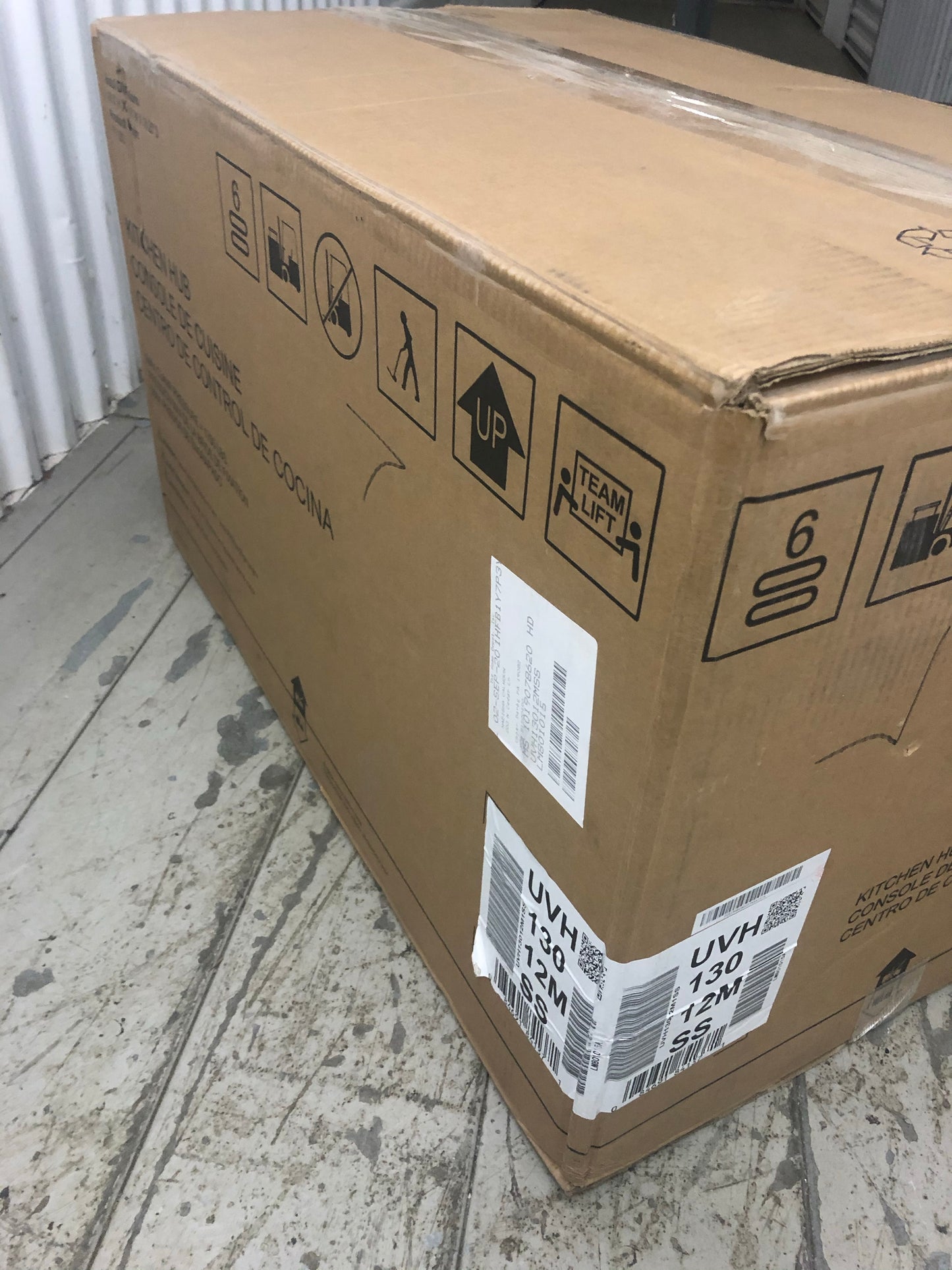 GE Profile Kitchen Hub 30 in. Smart 600 CFM Range Hood Microwave with Light in Stainless Steel.